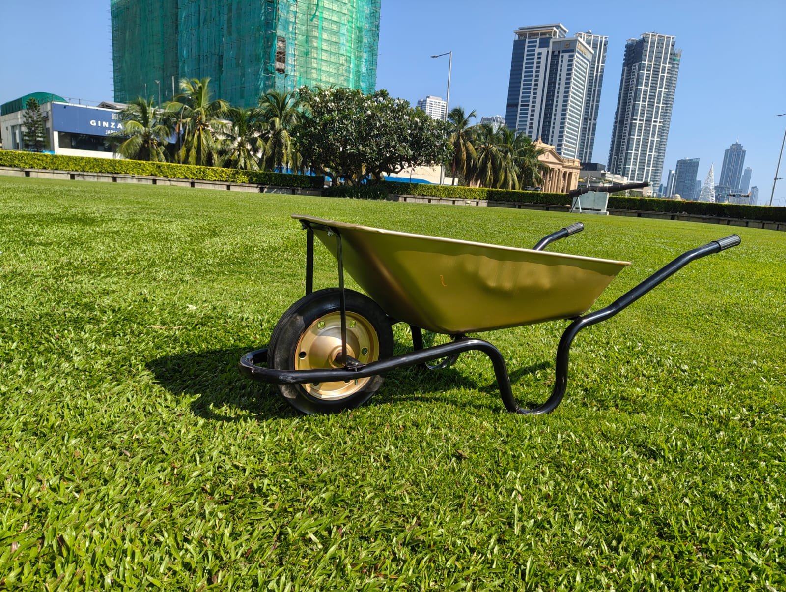 Rent or similar products at EventRentals.lk The Booze Barrow - Image 5