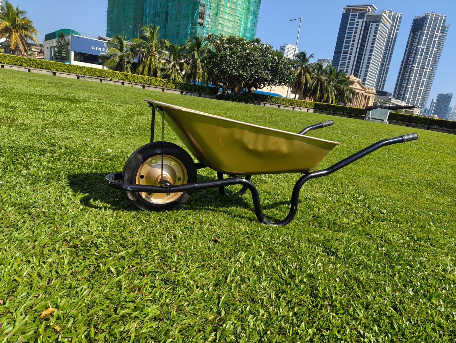 Rent or similar products at EventRentals.lk The Booze Barrow - Image 7