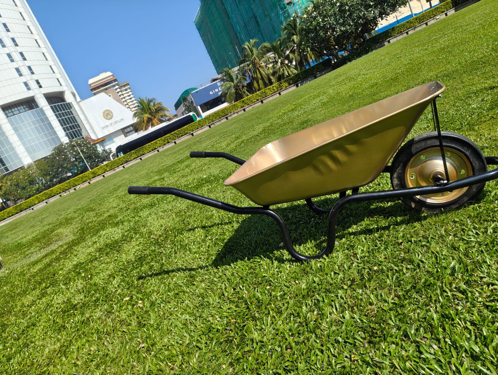 Rent or similar products at EventRentals.lk The Booze Barrow - Image 6