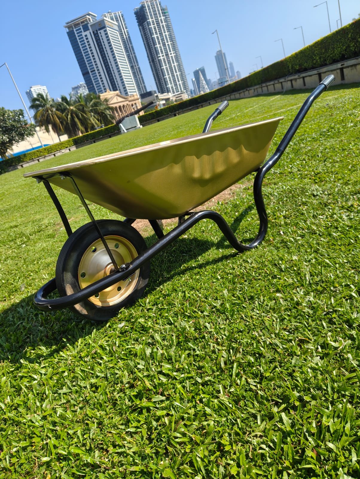 Rent or similar products at EventRentals.lk The Booze Barrow - Image 4